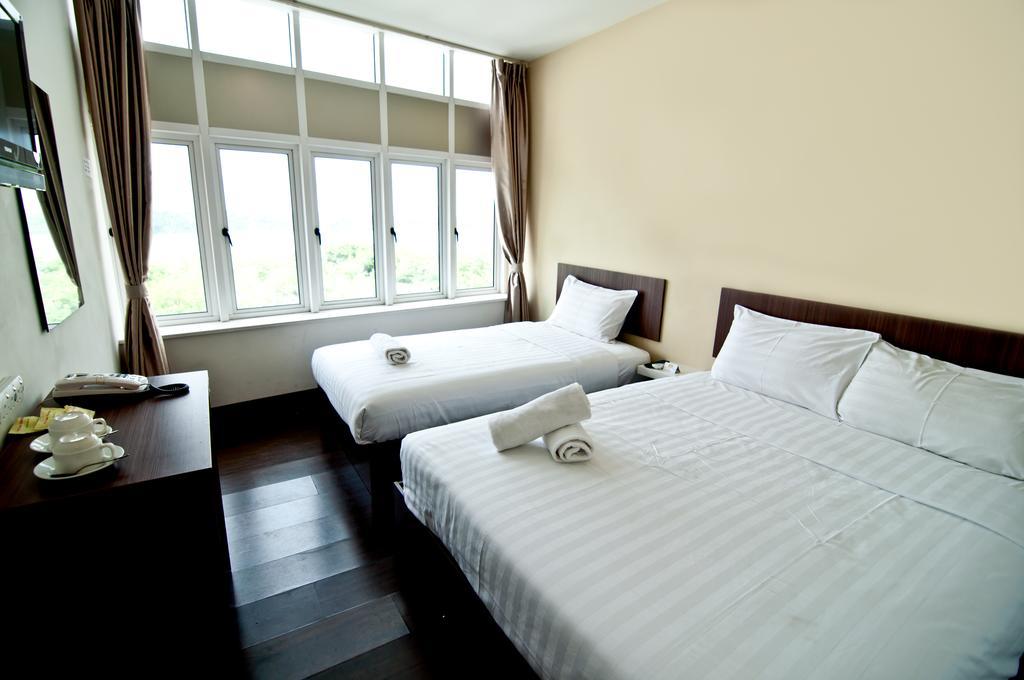 101 Lake View Hotel Puchong Extérieur photo
