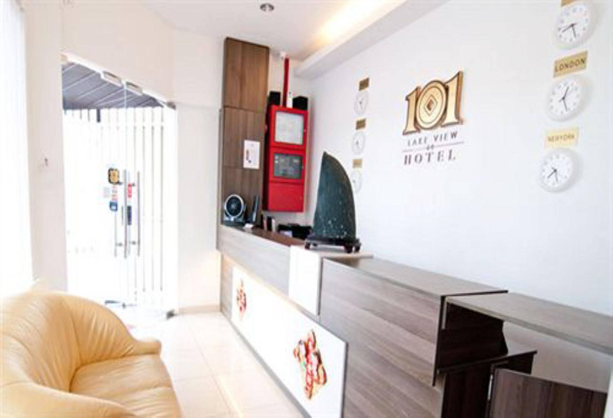 101 Lake View Hotel Puchong Extérieur photo