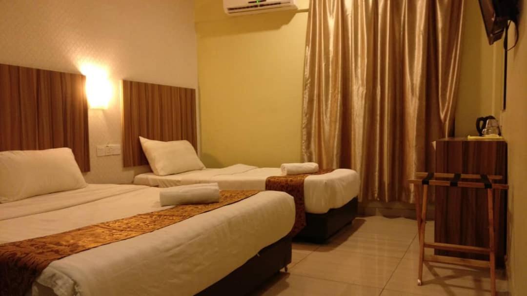 101 Lake View Hotel Puchong Extérieur photo